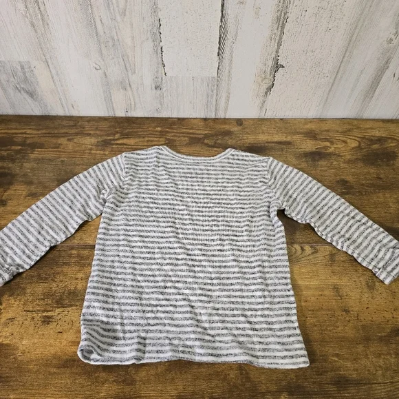 LC Waikiki baby Striped Long Sleeve Top size 24 months gender neutral - Picture 3 of 5